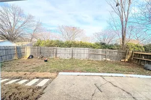 8415 Alicia Brittany Ln, Charlotte, NC 28212 - Photo 2