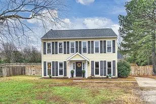 10233 Fairway Ridge Rd, Charlotte, NC 28277 - Photo 2