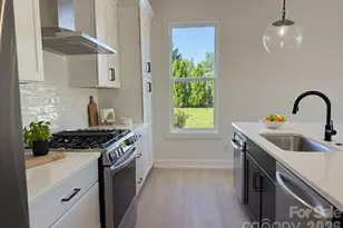 3926 Sarah Dr, Charlotte, NC 28217 - Photo 6