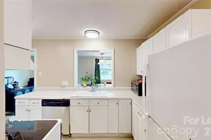 1136 E Woodlawn Rd, Charlotte, NC 28209 - Photo 10