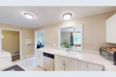 1136 E Woodlawn Road, Charlotte, NC 28209 - Photo 12