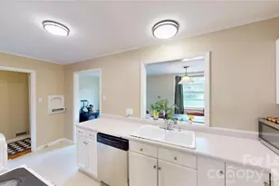 1136 E Woodlawn Rd, Charlotte, NC 28209 - Photo 12