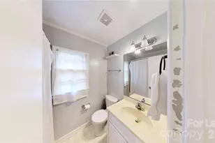 1136 E Woodlawn Rd, Charlotte, NC 28209 - Photo 20