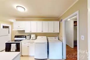 1136 E Woodlawn Rd, Charlotte, NC 28209 - Photo 16