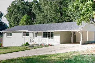 2518 Cove Creek Dr, Gastonia, NC 28056 - Photo 2