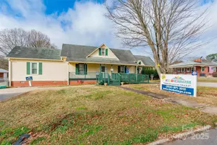 547 N Oakland Ave, Statesville, NC 28677 - Photo 2