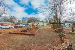 547 N Oakland Ave, Statesville, NC 28677 - Photo 40