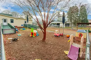 547 N Oakland Ave, Statesville, NC 28677 - Photo 42