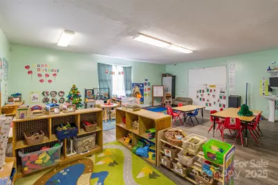 547 N Oakland Avenue, Statesville, NC 28677 - Photo 8