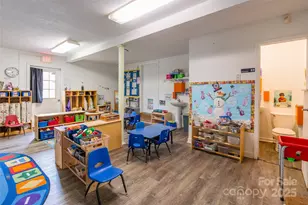 547 N Oakland Ave, Statesville, NC 28677 - Photo 12