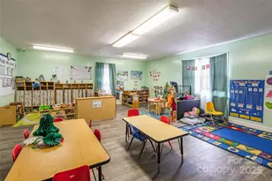 547 N Oakland Ave, Statesville, NC 28677 - Photo 10