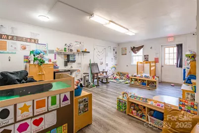 547 N Oakland Avenue, Statesville, NC 28677 - Photo 16