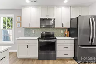 10227 Ingleton Ct, Charlotte, NC 28269 - Photo 6