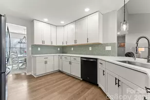 10227 Ingleton Ct, Charlotte, NC 28269 - Photo 4