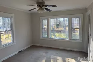 171 Oakdale Dr, Spruce Pine, NC 28777 - Photo 4