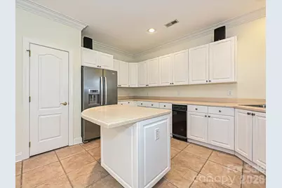 9177 Bonnie Briar Circle, Charlotte, NC 28277 - Photo 10