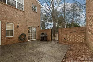 9177 Bonnie Briar Cir, Charlotte, NC 28277 - Photo 34