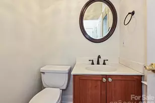 9177 Bonnie Briar Cir, Charlotte, NC 28277 - Photo 16