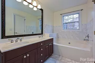 9177 Bonnie Briar Cir, Charlotte, NC 28277 - Photo 26