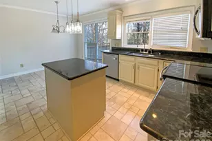 3906 Melshire Ln, Charlotte, NC 28269 - Photo 10