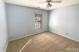 3906 Melshire Ln, Charlotte, NC 28269 - Photo 12