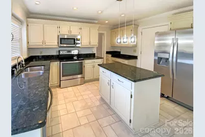 3906 Melshire Lane, Charlotte, NC 28269 - Photo 2