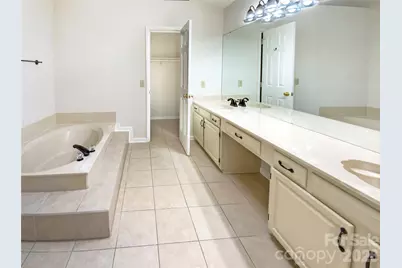 3906 Melshire Lane, Charlotte, NC 28269 - Photo 18
