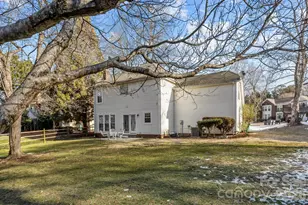 8609 Abbey Brook Ct, Charlotte, NC 28216 - Photo 32