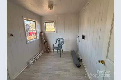 142 26th Street SW, Hickory, NC 28602 - Photo 8