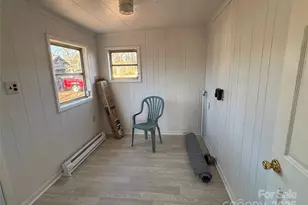 142 26th St SW, Hickory, NC 28602 - Photo 8