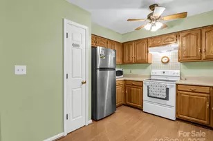 112 Serenity Cir, Hendersonville, NC 28792 - Photo 10