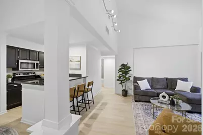 413 W 8th Street, Charlotte, NC 28202 - Photo 2