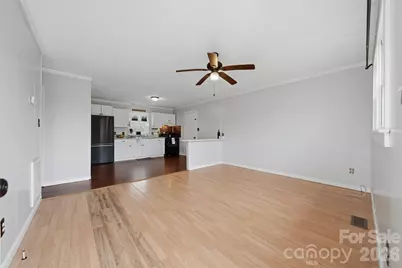 1107 N Davis Avenue, Newton, NC 28658 - Photo 4