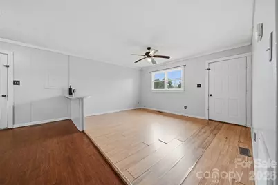 1107 N Davis Avenue, Newton, NC 28658 - Photo 6