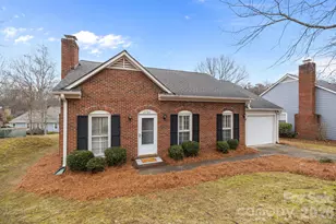 2704 Hillmont Dr, Charlotte, NC 28226 - Photo 24