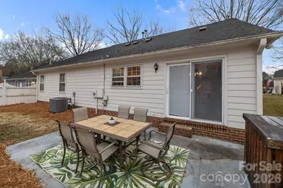 2704 Hillmont Drive, Charlotte, NC 28226 - Photo 20