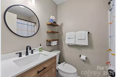 2704 Hillmont Drive, Charlotte, NC 28226 - Photo 10