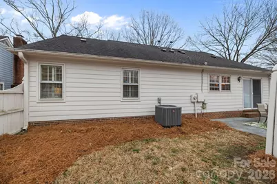 2704 Hillmont Drive, Charlotte, NC 28226 - Photo 22