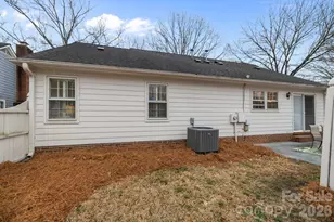 2704 Hillmont Dr, Charlotte, NC 28226 - Photo 22