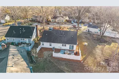 2704 Hillmont Drive, Charlotte, NC 28226 - Photo 22