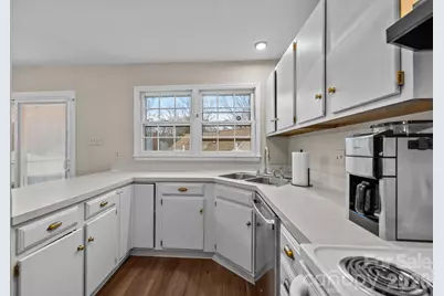 2704 Hillmont Drive, Charlotte, NC 28226 - Photo 8