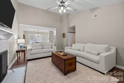 2704 Hillmont Drive, Charlotte, NC 28226 - Photo 2