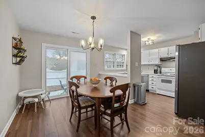 2704 Hillmont Drive, Charlotte, NC 28226 - Photo 8