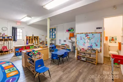 547 N Oakland Avenue, Statesville, NC 28677 - Photo 12