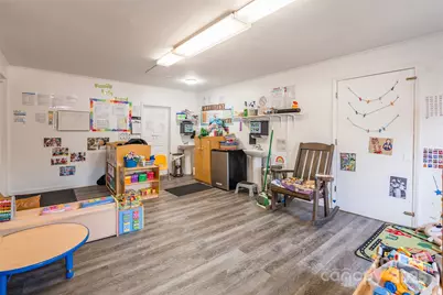 547 N Oakland Avenue, Statesville, NC 28677 - Photo 18