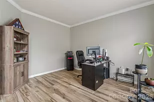 610 Grantham Ln, Charlotte, NC 28262 - Photo 10