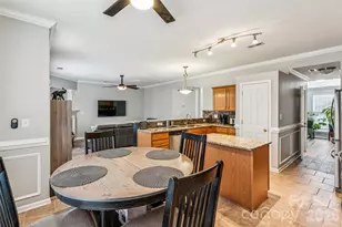 610 Grantham Ln, Charlotte, NC 28262 - Photo 14