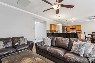 610 Grantham Ln, Charlotte, NC 28262 - Photo 18