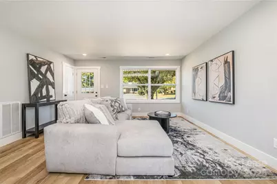 3208 Clearview Drive #8, Charlotte, NC 28216 - Photo 6