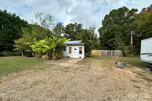 1859 Rollins Dr, Catawba, NC 28609 - Photo 1